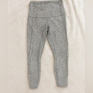 Lululemon Athletica crop leggings in grey women’s size 8 - like new
